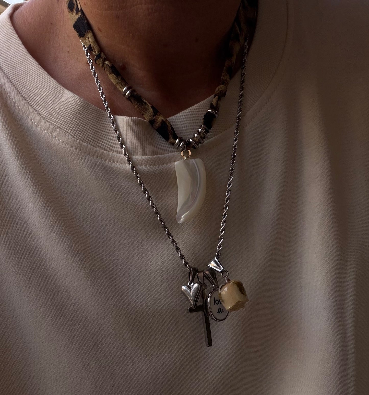 Choker maculato corno madreperla