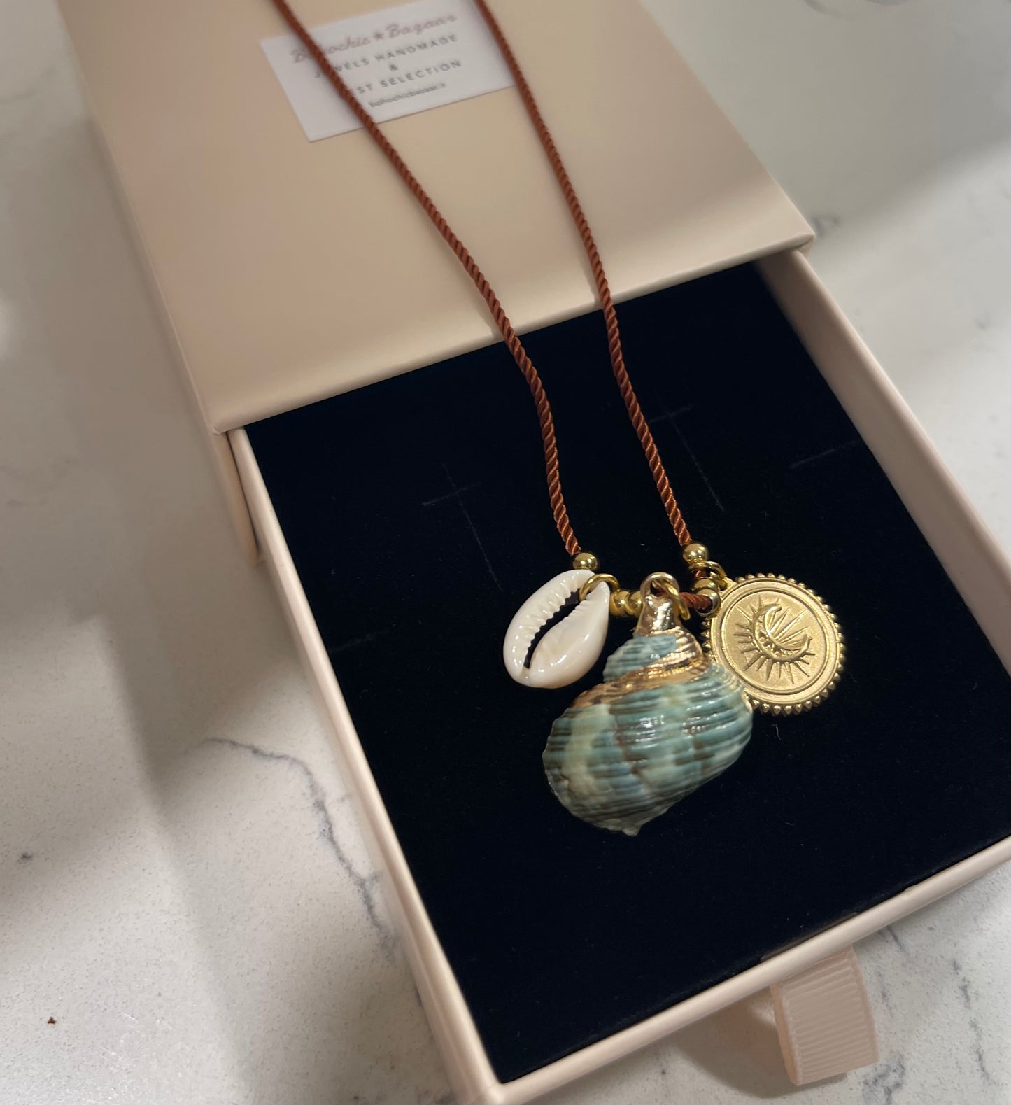 Tiki beach Necklace ruggine