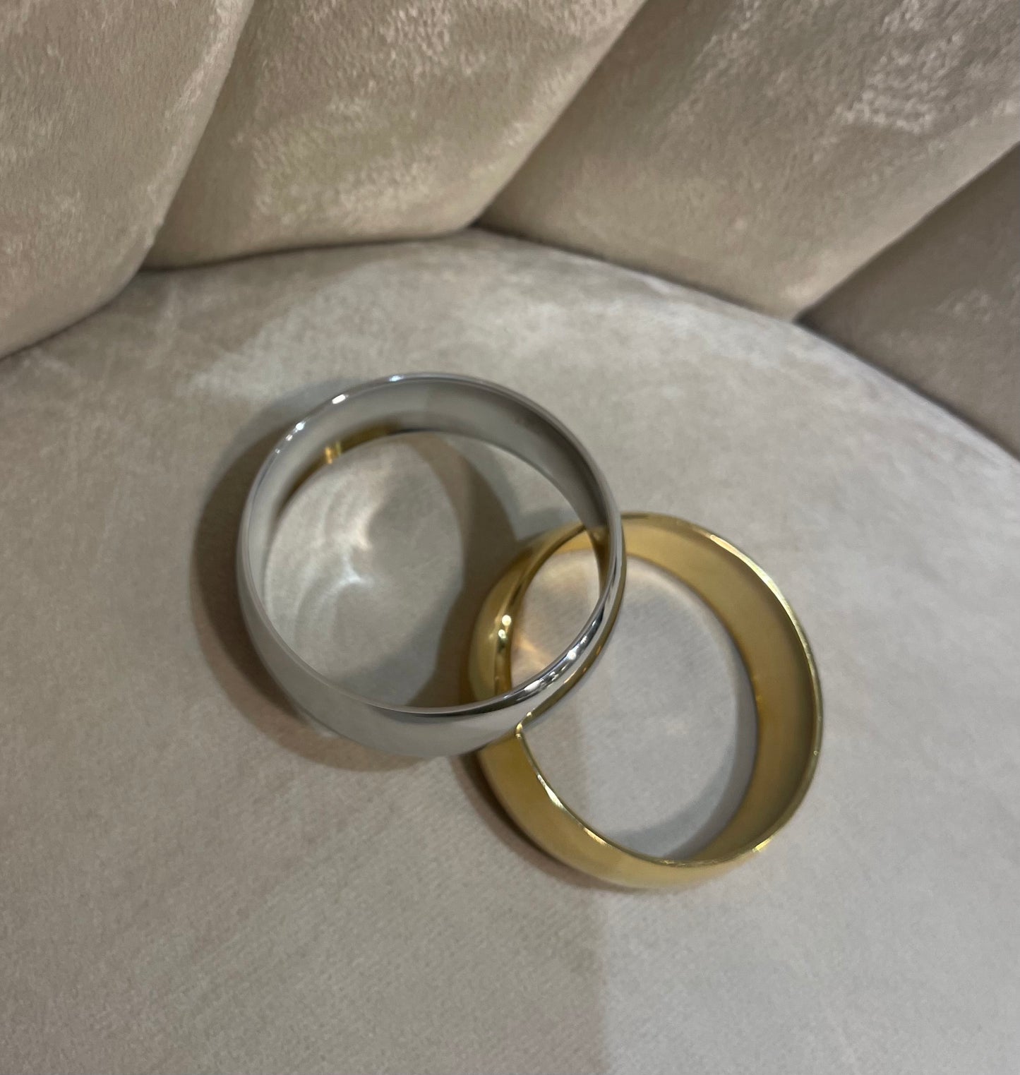 Bangle BEVERLY