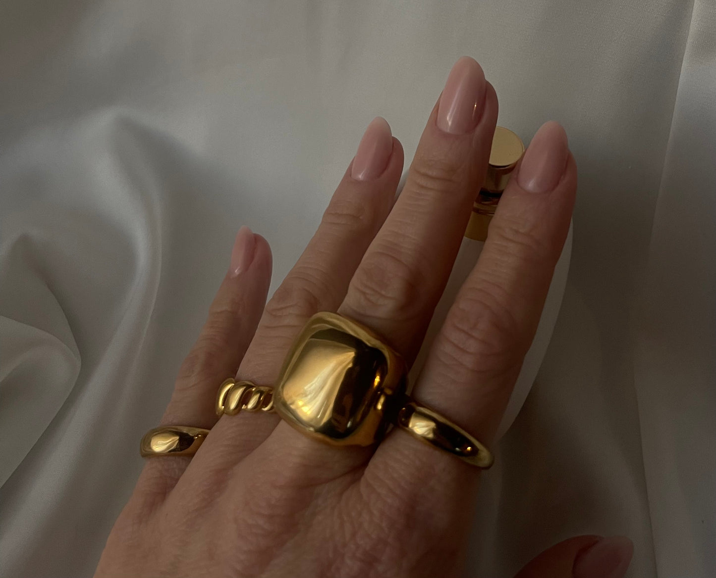 Anello Perry