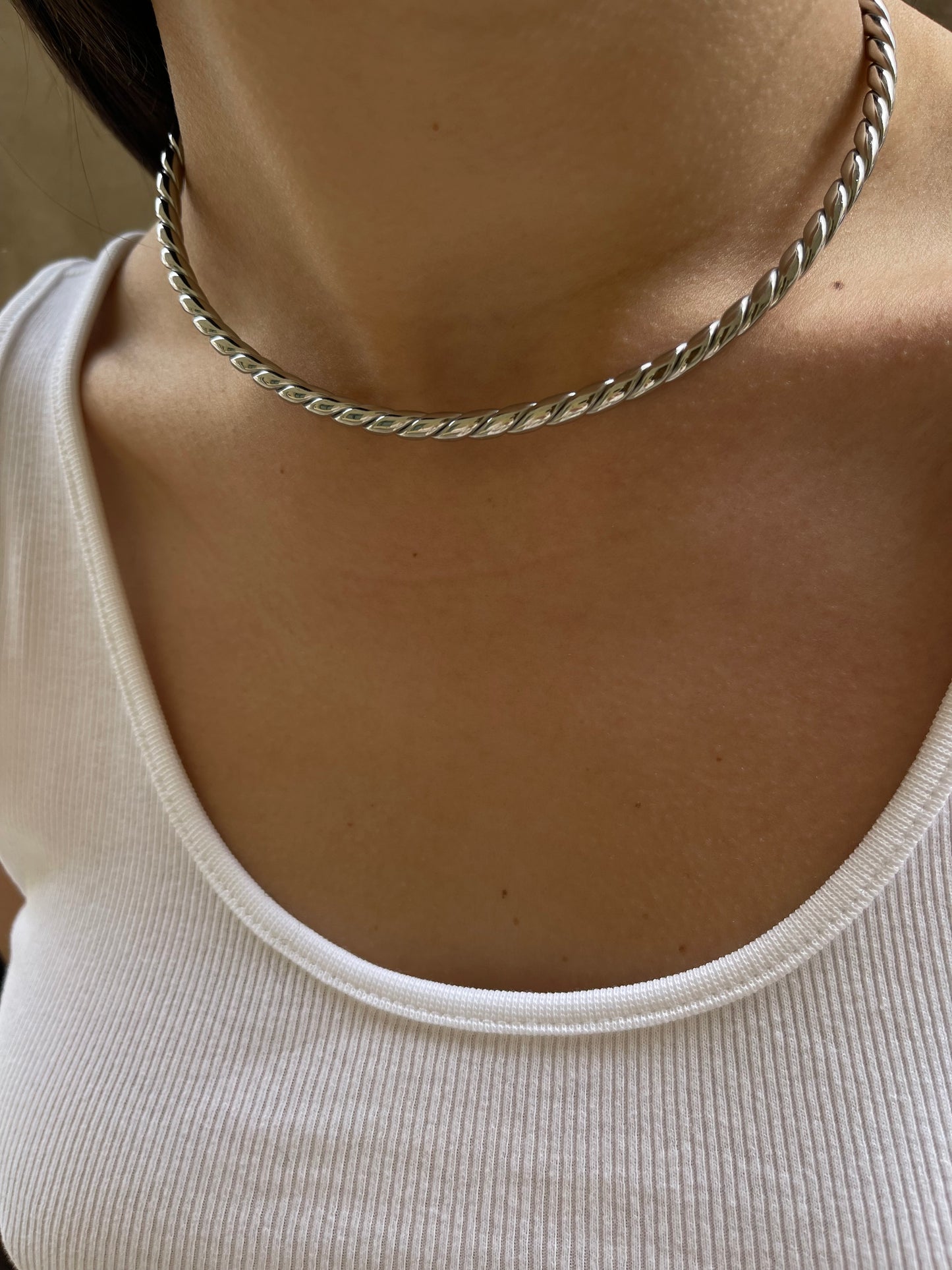 Collier rigido Torchon