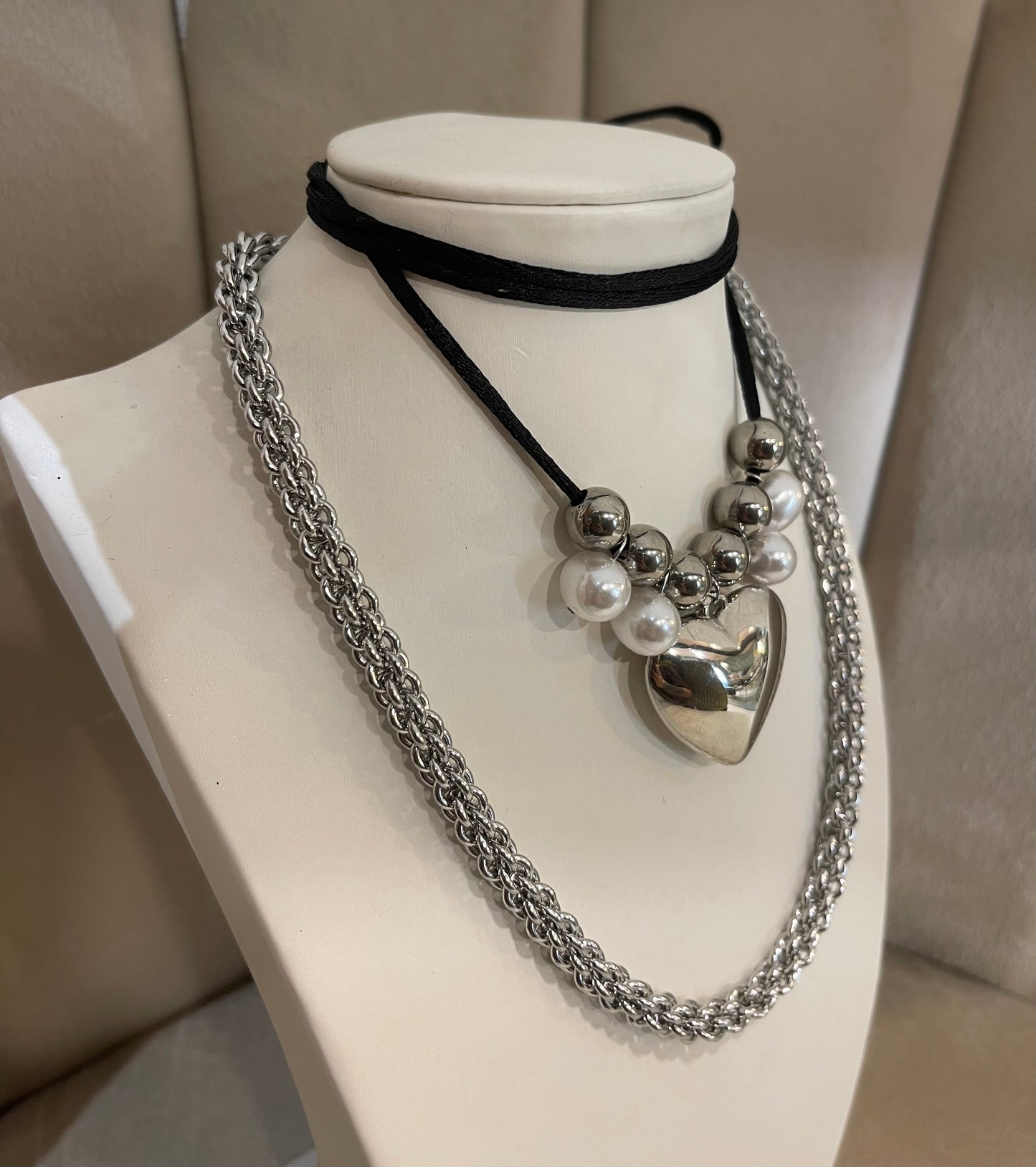 Collier  Sherry