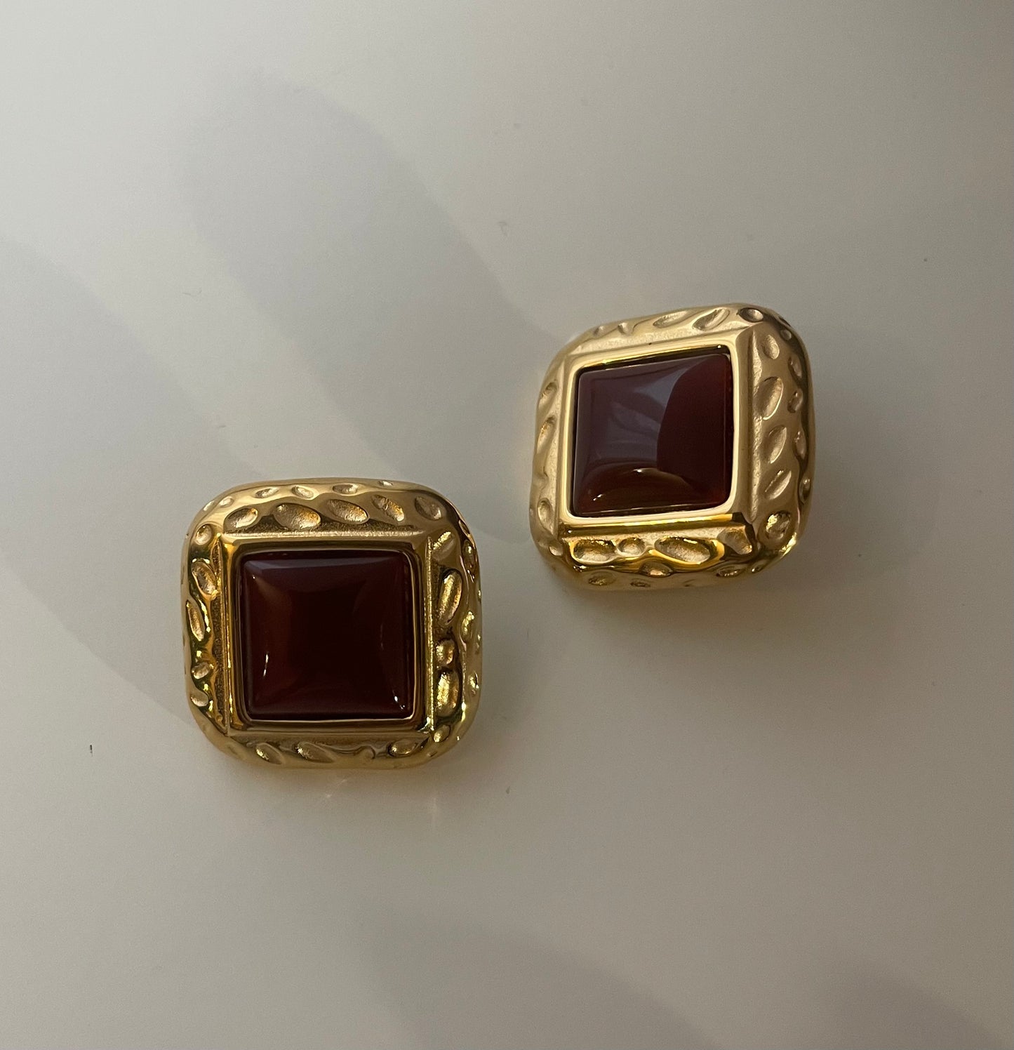 Burgundy Botton