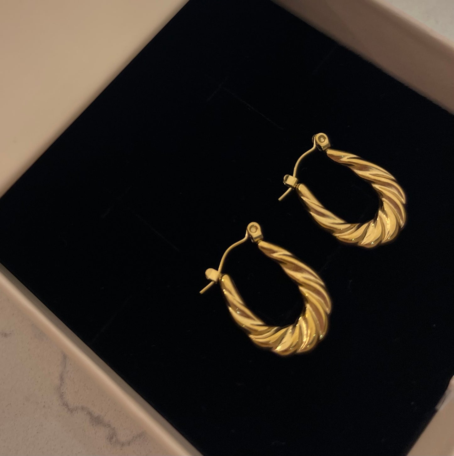 Twisted U Hoops