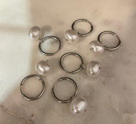 Mini Hoops Silver Perla charm