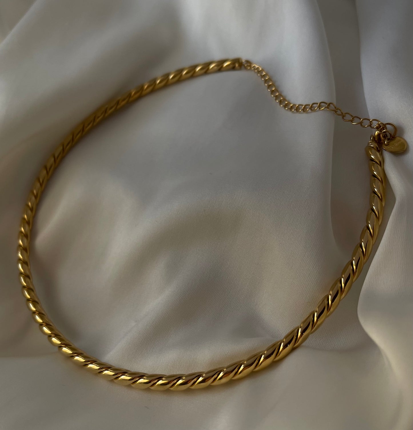 Collier rigido Torchon
