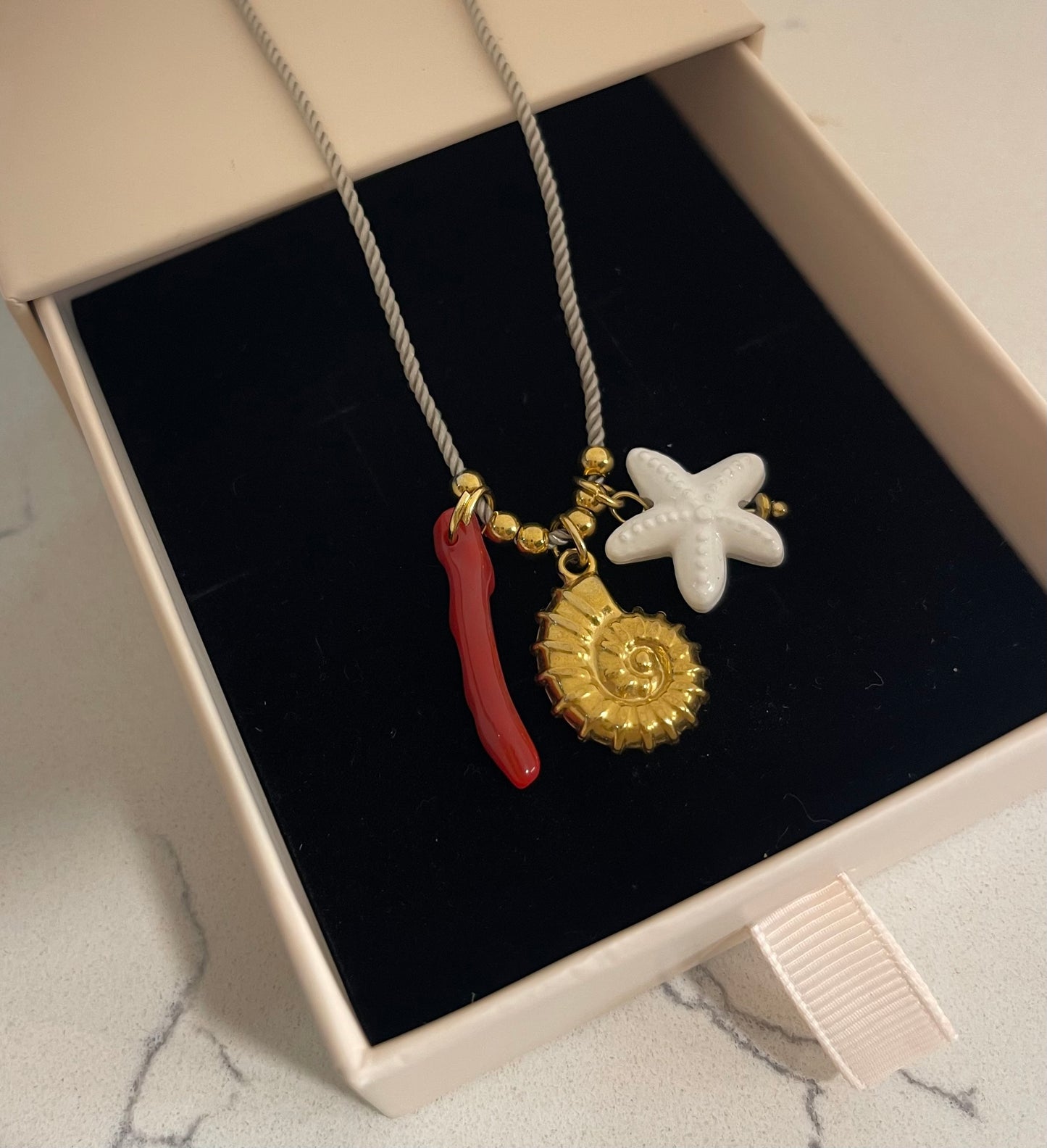 Tiki beach Necklace avorio