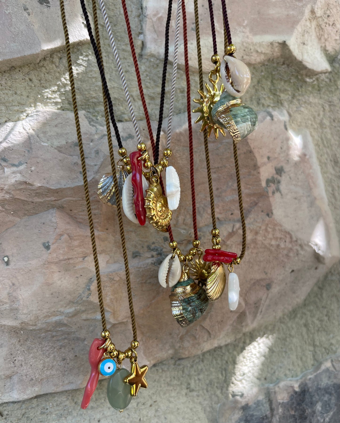 Tiki Beach Necklace burgundy