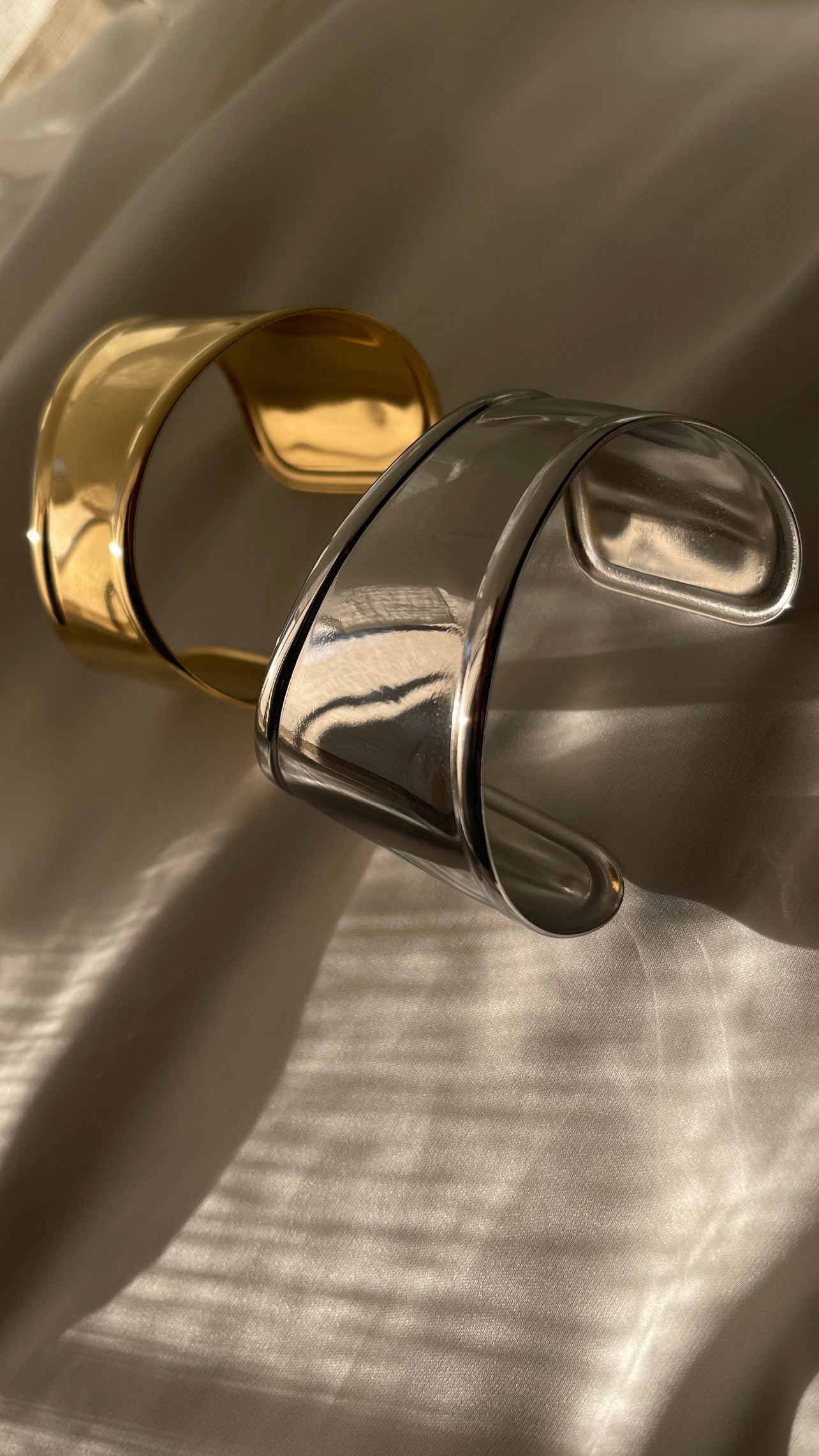 Bangle Lews