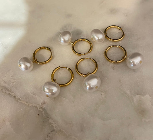 Mini Hoops Gold Perla charm