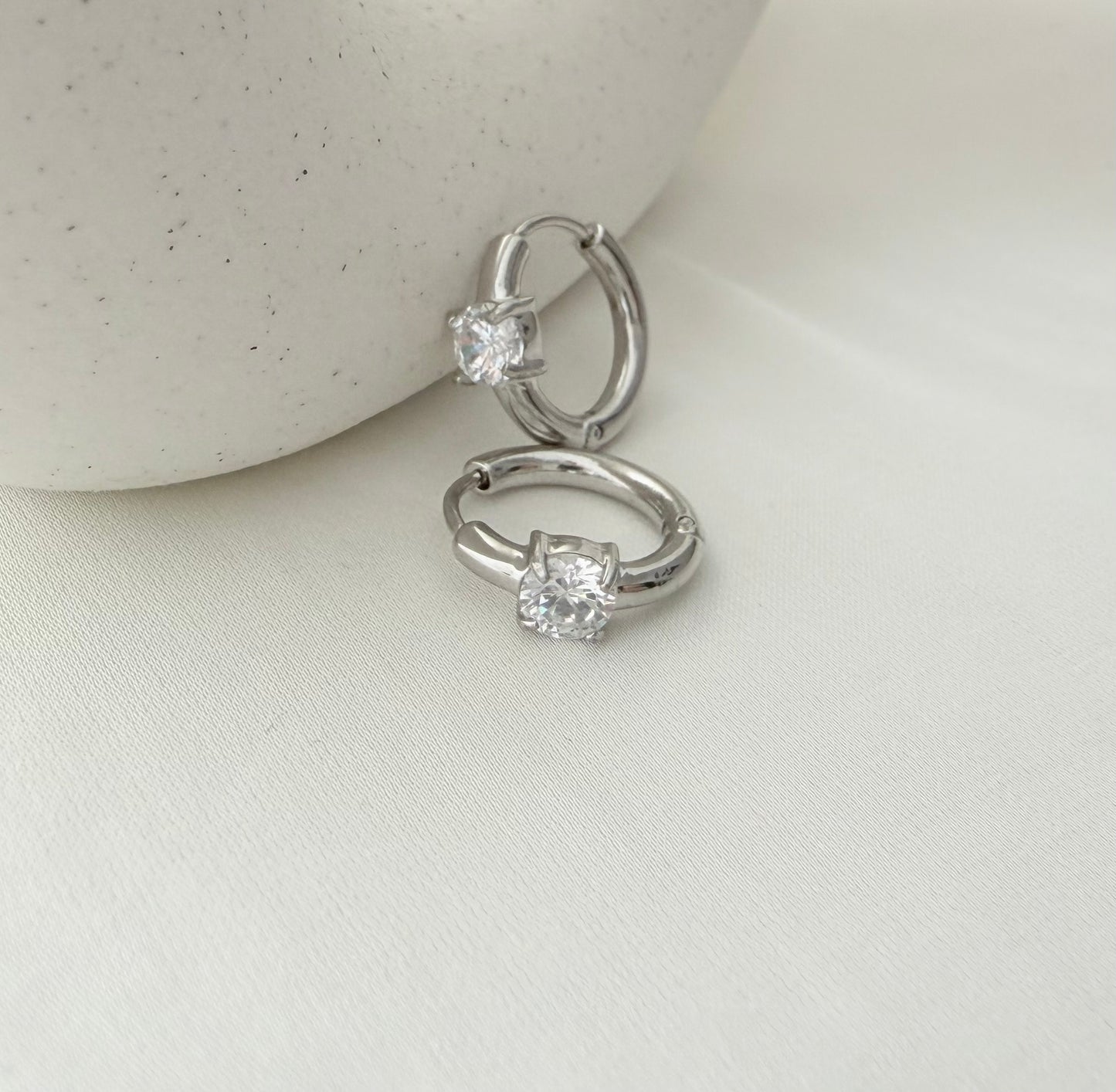 Mini Hoops Punto luce Silver