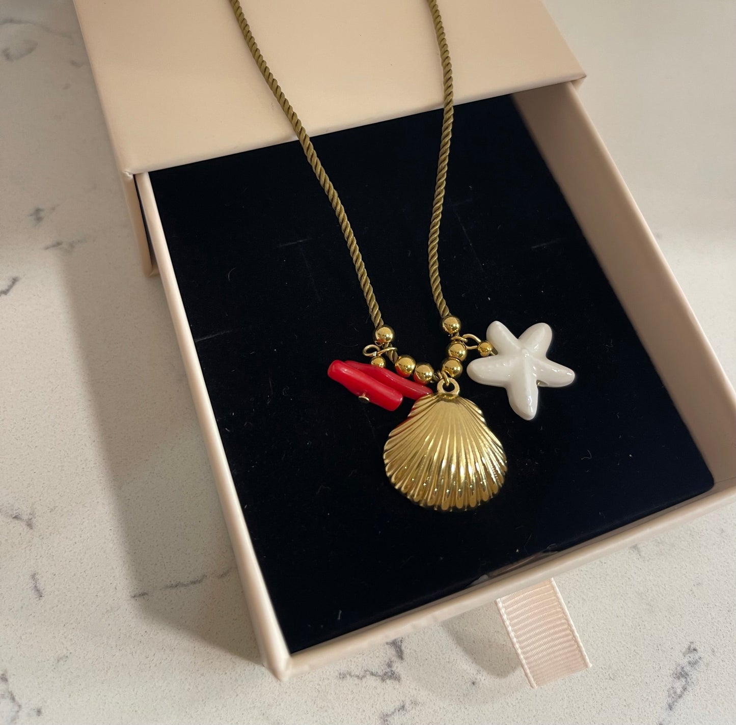 Tiki beach Necklace avorio