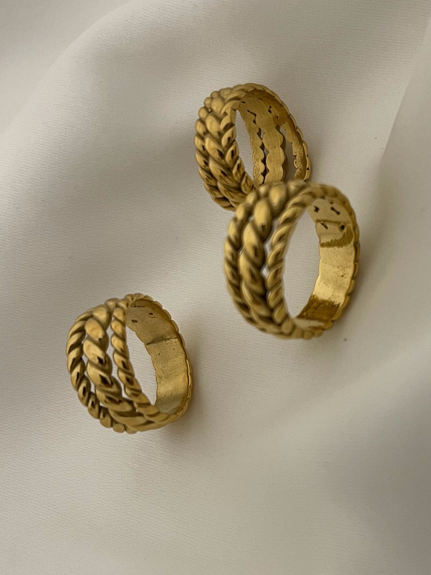 GOLDEN BRAID
