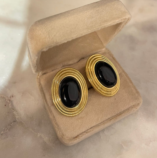 Oval Vintage Black