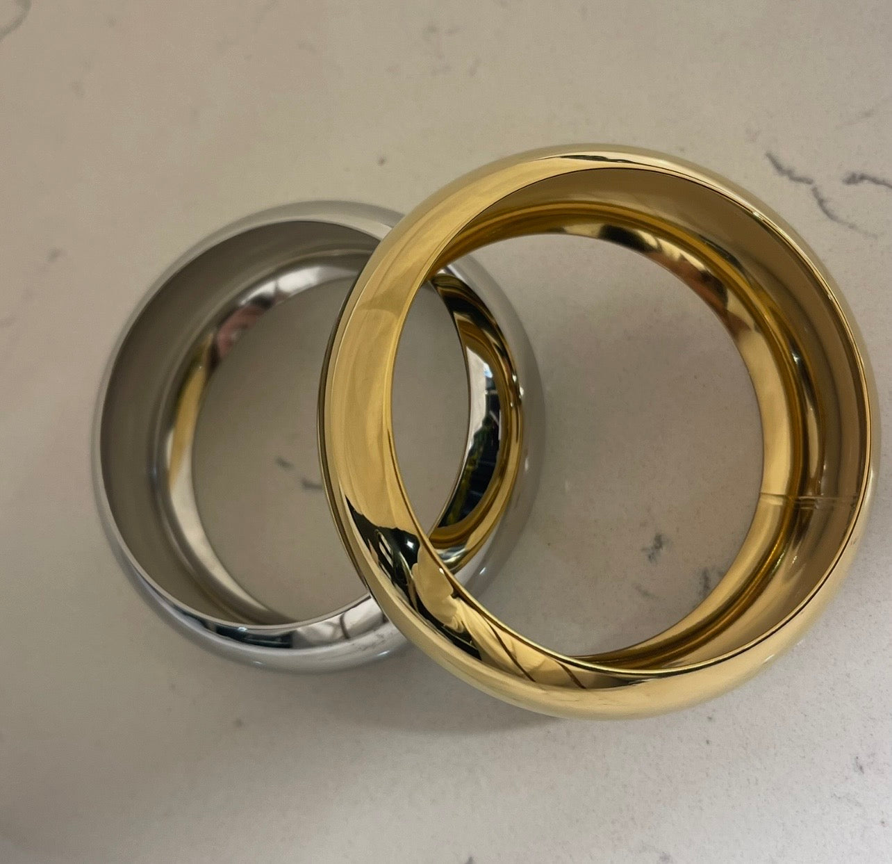 CHUNKY BANGLE