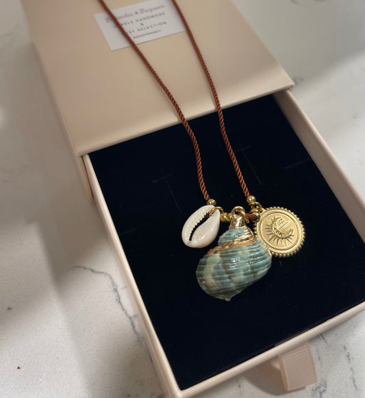 Tiki beach Necklace ruggine