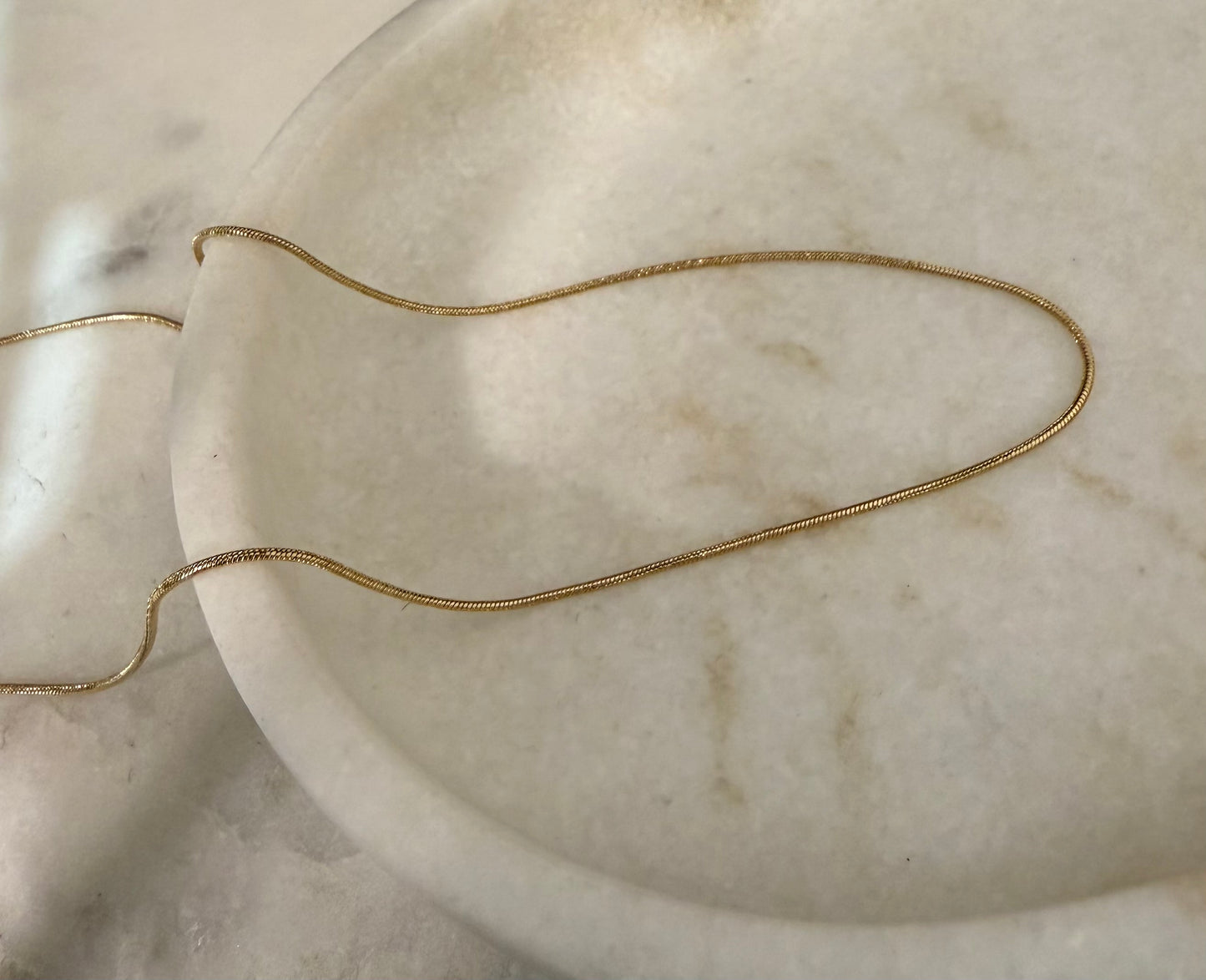 Collana tubolare sottile