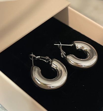 Melany Hoops