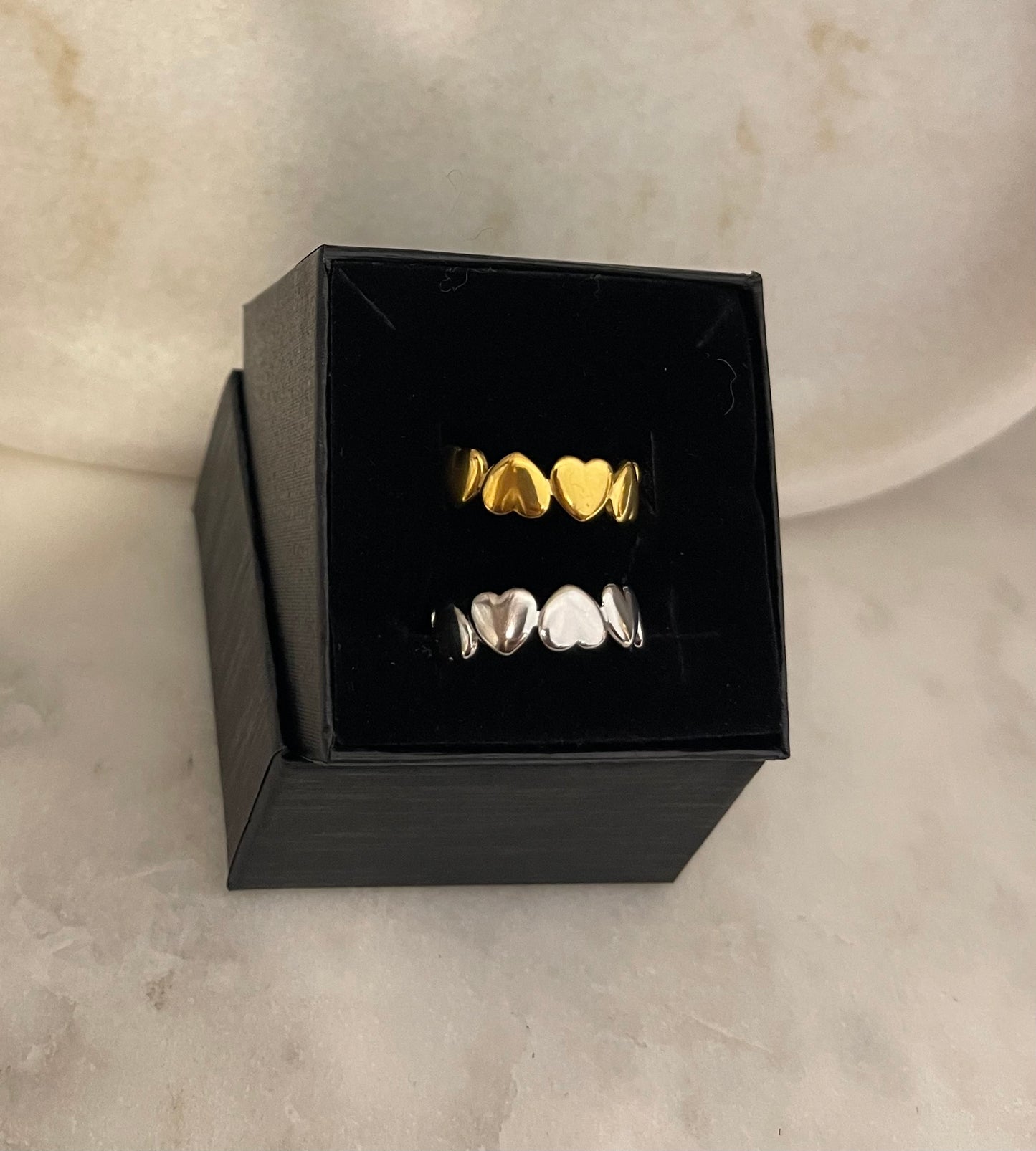 Anello cuoricini Bold