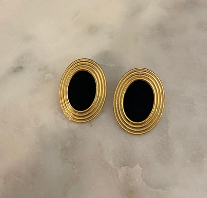 Oval Vintage Black