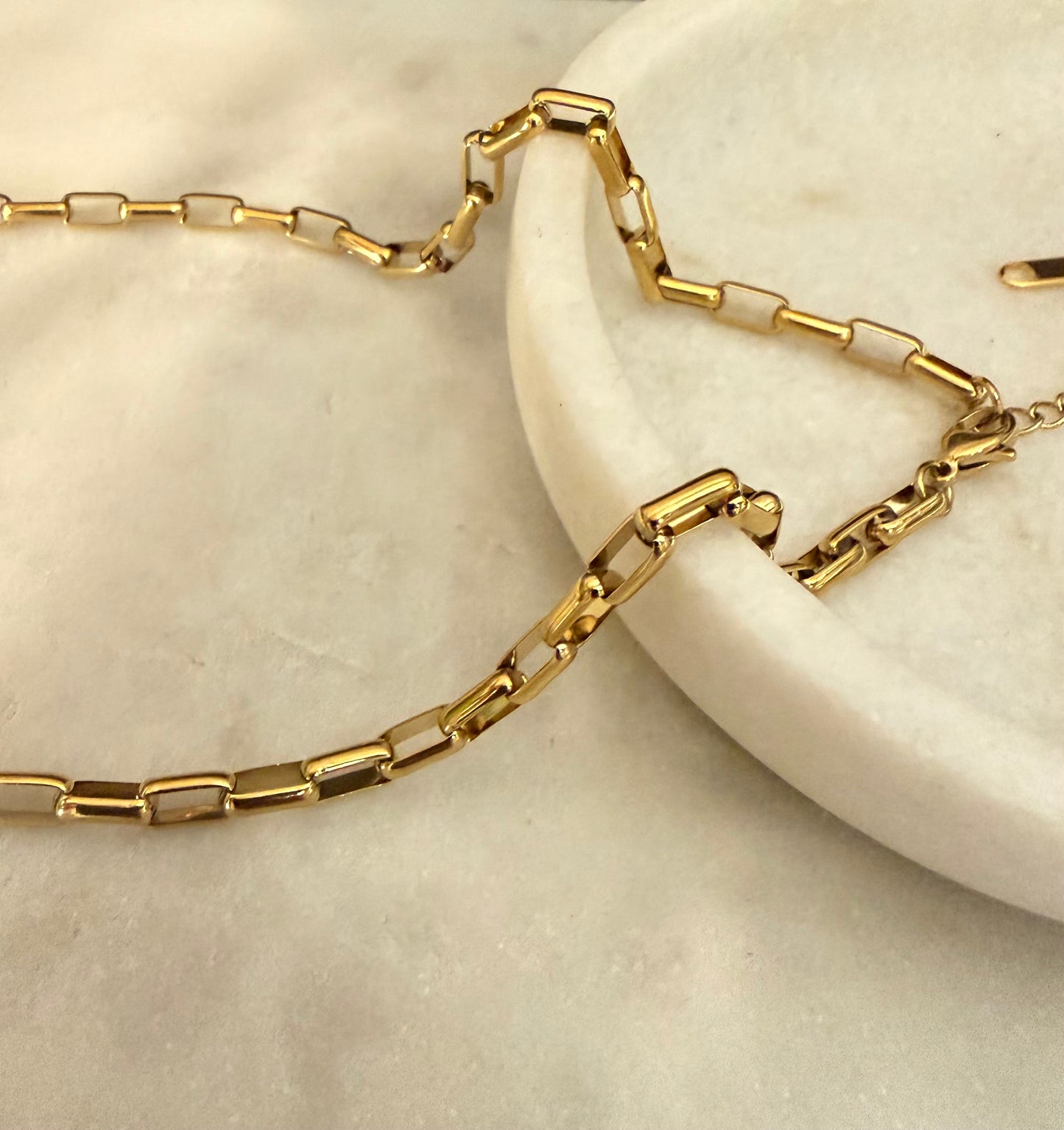 Collier~ino Beth