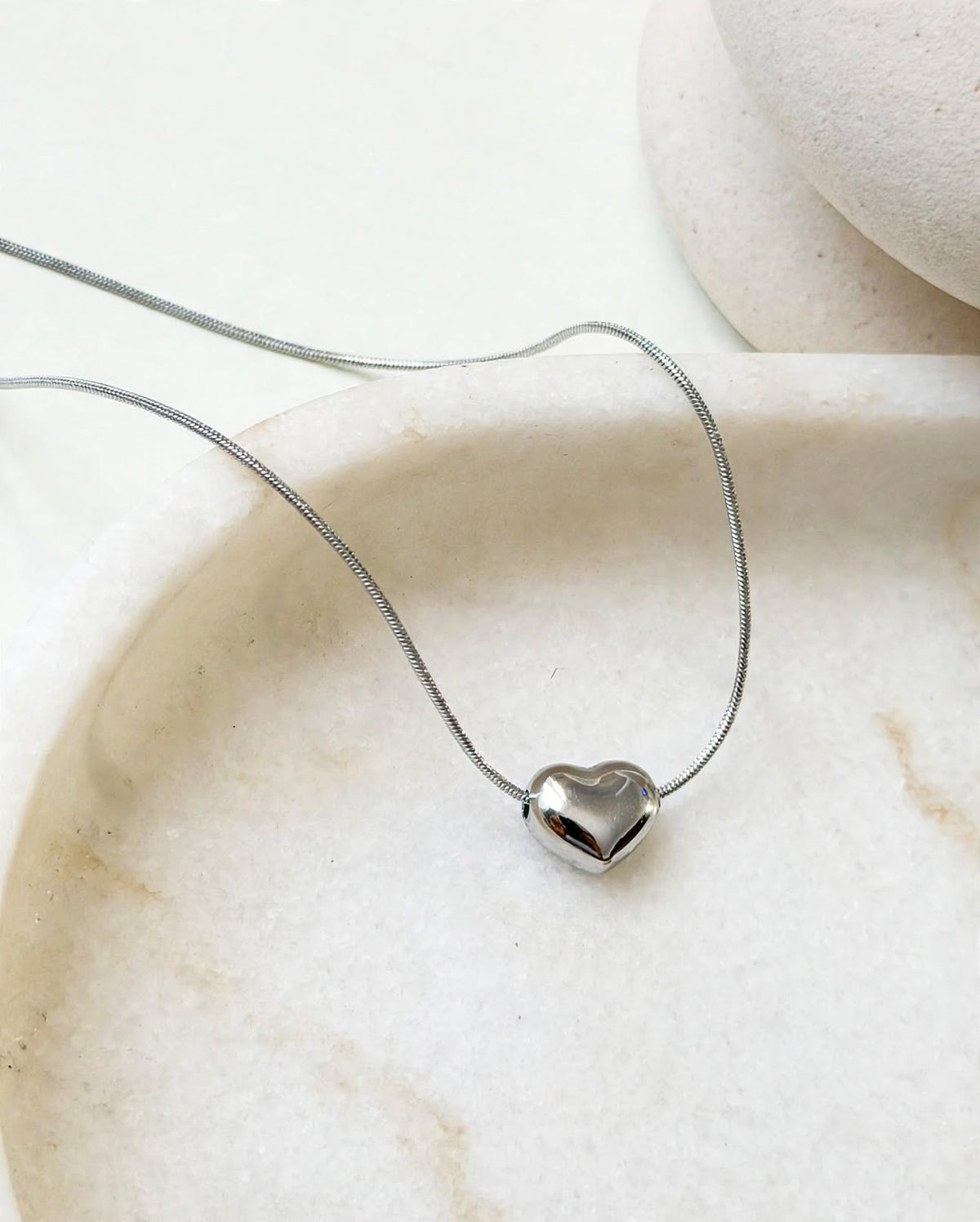 Collana cuoricino tubolare