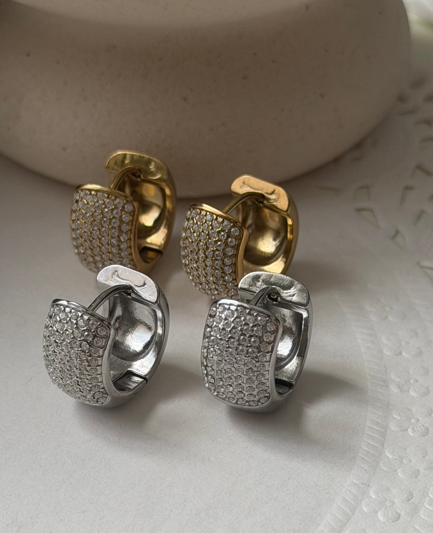 CHUNKY pavè mini Hoops
