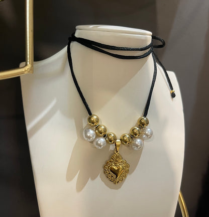 Choker Cuore sacro perle