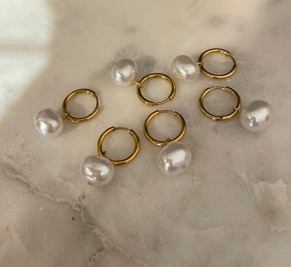 Mini Hoops Gold Perla charm