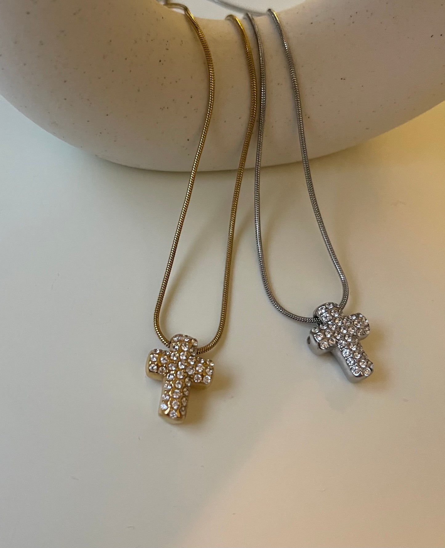 Crocetta Bold Pavè tubolare