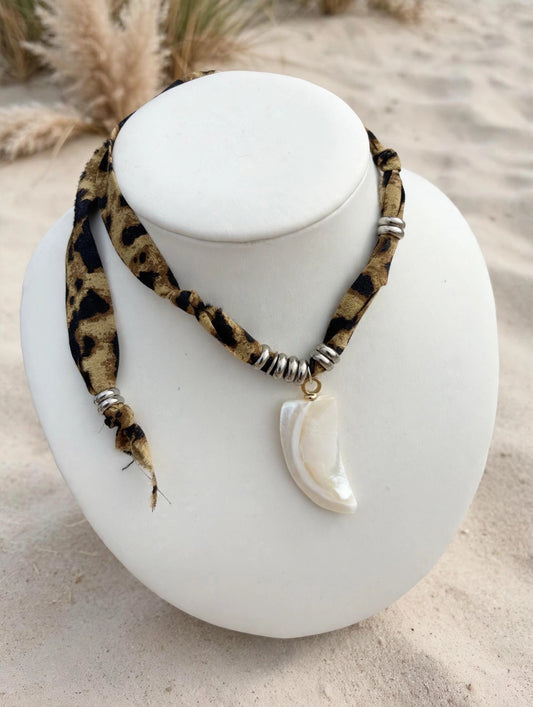 Choker maculato corno madreperla