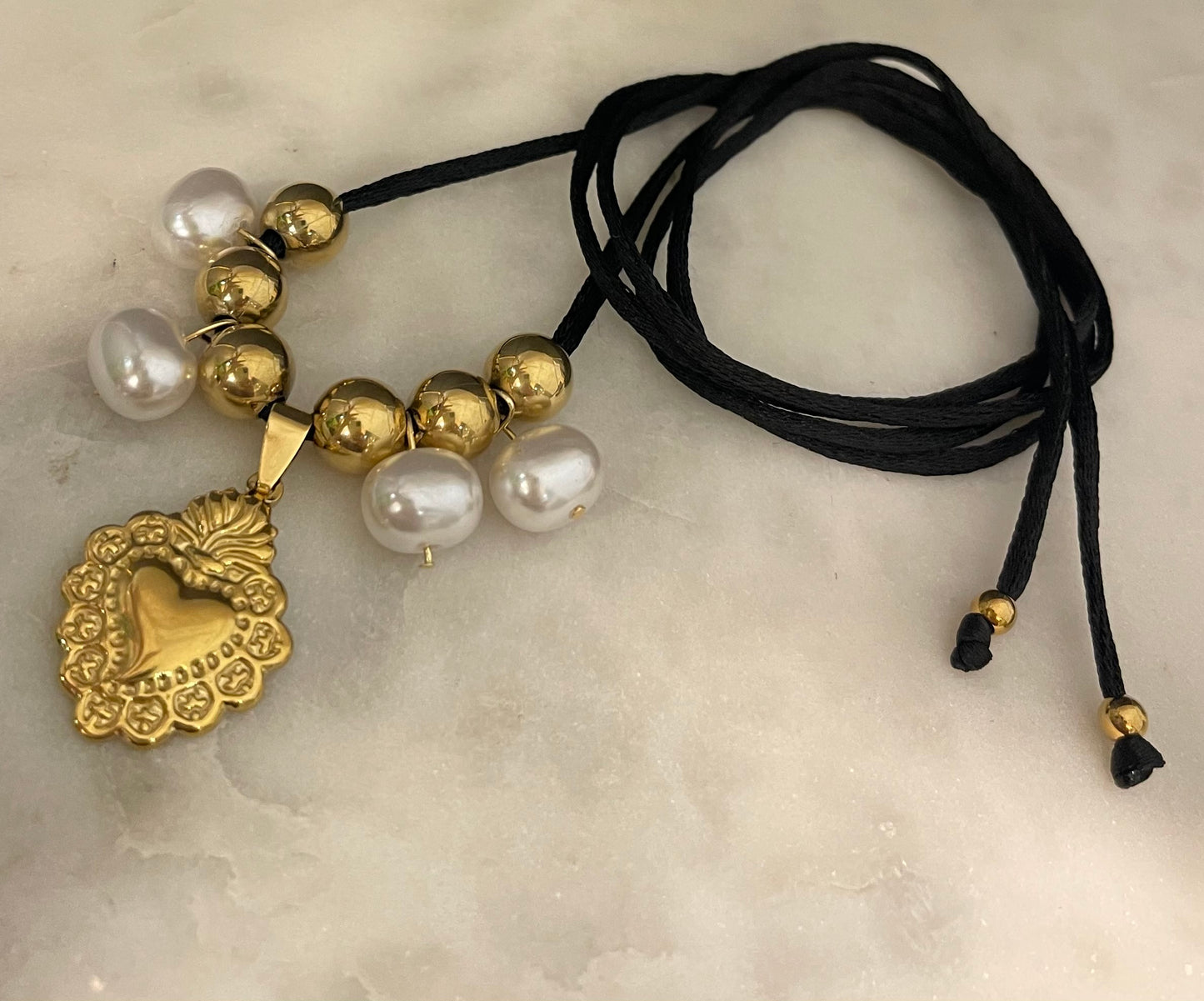 Choker Cuore sacro perle