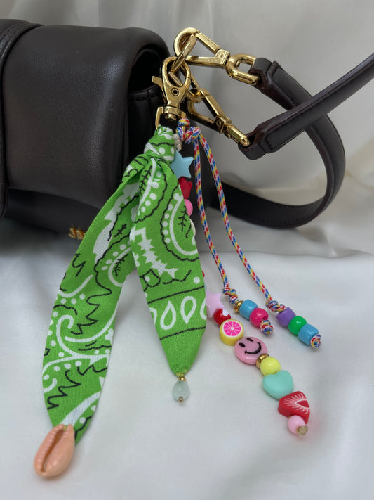 Bandana Verde Charms 🌈