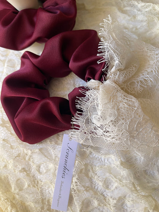 Scrunchie Burgundy con fiocco in pizzo