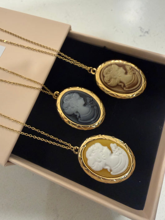 Collana Cammeo