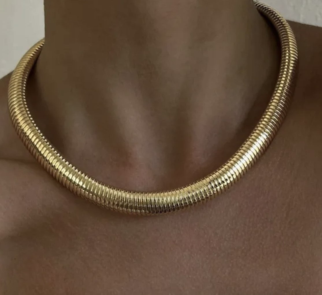 GIZA Collier